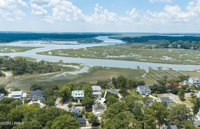 Beautiful Battery Point home with double porches and excellent - photo 39