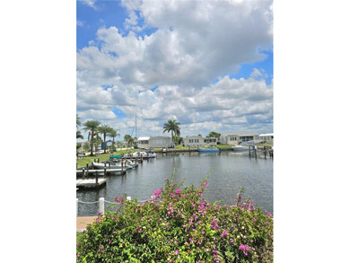Discover this stunning waterfront dream home in the vibrant - photo 39