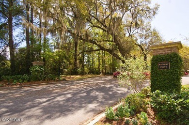 Beautiful Battery Point home with double porches and excellent - photo 43