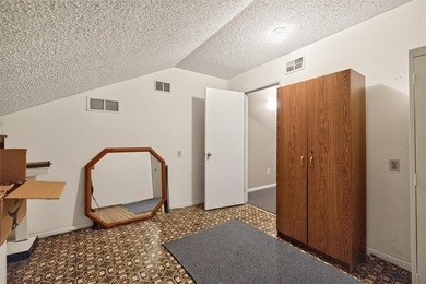 If you desire a ranch style home, but want less maintenance and - photo 47