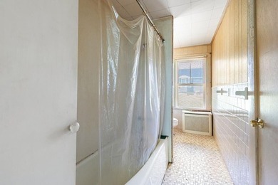 Diamond in the rough with endless potential! This 4-bedroom, 1 - photo 11