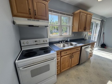 Come visit this nice three bedroom, two bathroom home just - photo 4