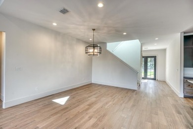 This amazing Lake Marble Falls property offers a fantastic - photo 7