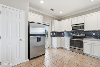 One of the largest townhomes in Cypress Ridge, this beautifully - photo 18