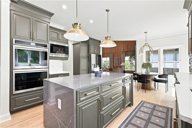 One-of-a-Kind Luxury Living on a Premier Golf Course Lot in - photo 18
