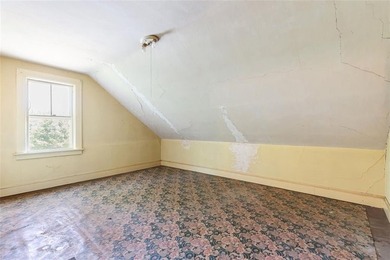 Diamond in the rough with endless potential! This 4-bedroom, 1 - photo 21