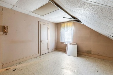 Diamond in the rough with endless potential! This 4-bedroom, 1 - photo 23