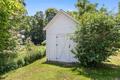 Diamond in the rough with endless potential! This 4-bedroom, 1 - photo 26