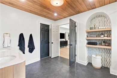 One-of-a-Kind Luxury Living on a Premier Golf Course Lot in - photo 31