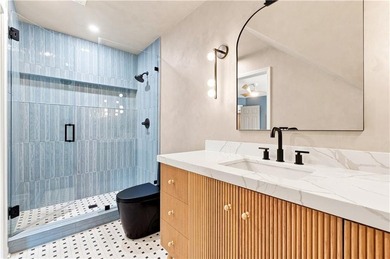 One-of-a-Kind Luxury Living on a Premier Golf Course Lot in - photo 36
