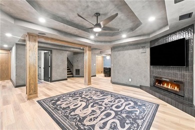One-of-a-Kind Luxury Living on a Premier Golf Course Lot in - photo 45