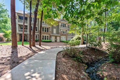 Beautifully renovated 2-bedroom, 2-bath Lake Club Condo with a - photo 3