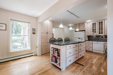 Timeless New England charm and warm character blend seamlessly - photo 9