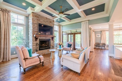Welcome home to this luxury estate in the prestigious and - photo 11