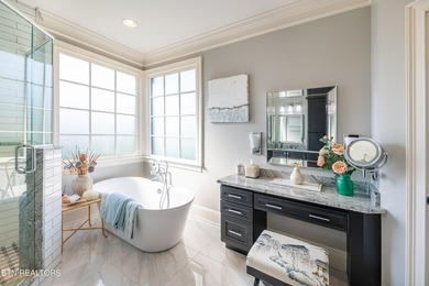 Welcome home to this luxury estate in the prestigious and - photo 21