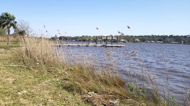 Bay Front Lot With Absolutely Beautiful, Unobstructed Water - photo 8
