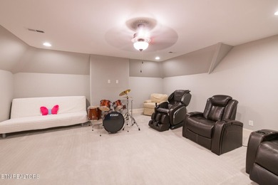 Welcome home to this luxury estate in the prestigious and - photo 39