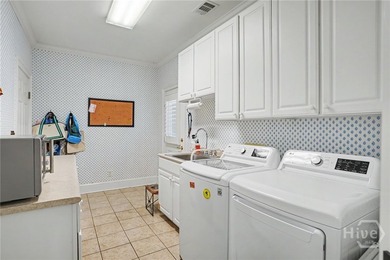 Ideally situated at the end of a quiet street near the Marshwood - photo 19