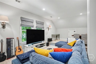 Ideally situated at the end of a quiet street near the Marshwood - photo 39