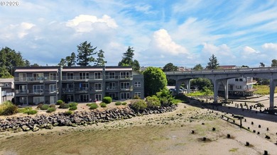 Perched on the third floor, this immaculate 2-bedroom, 2-bath - photo 1