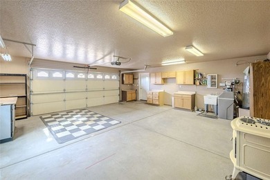 Beautiful home in the Valley Vista Golf Course Community nestled