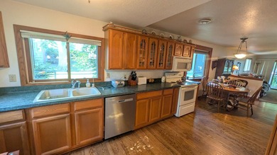 Enjoy lake living in this 2 bedroom, 1 bath ranch style home - photo 6