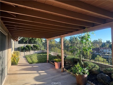 SINGLE STORY VIA VERDE HOME LOCATED ON A QUIET CUL-DE-SAC - photo 2