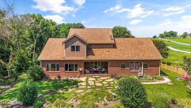 Wake up to breathtaking views of the Holston River from this - photo 48
