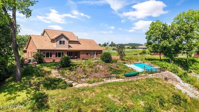 Wake up to breathtaking views of the Holston River from this - photo 49