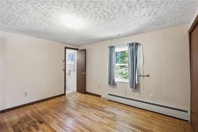 Welcome to 18 Continental Drive in desirable Middletown! This - photo 14