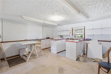 Welcome to 18 Continental Drive in desirable Middletown! This - photo 19