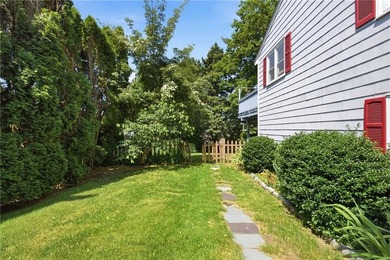 Welcome to 18 Continental Drive in desirable Middletown! This - photo 26