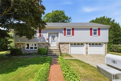 Welcome to 18 Continental Drive in desirable Middletown! This - photo 27