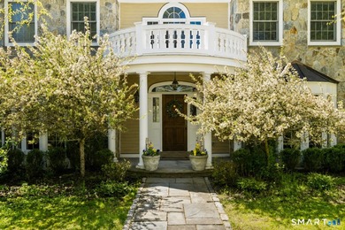 Beautifully rebuilt in 2006, this custom turn-key retreat offers - photo 4
