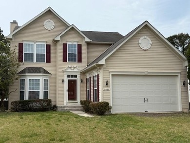 Welcome to life on the golf course in the sought-after community - photo 1
