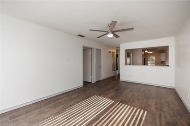 Income generating townhome! Beautifully renovated Central Corpus - photo 4