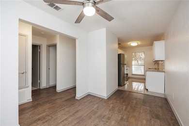 Income generating townhome! Beautifully renovated Central Corpus - photo 5