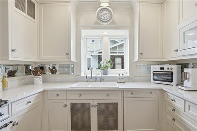 Wonderful cedar shake home and carriage house. 4 bedrooms and 4 - photo 23