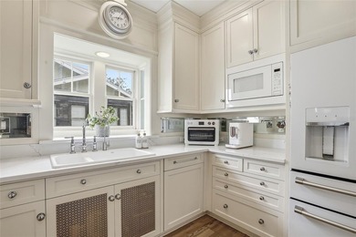 Wonderful cedar shake home and carriage house. 4 bedrooms and 4 - photo 24