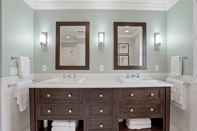 Wonderful cedar shake home and carriage house. 4 bedrooms and 4 - photo 50