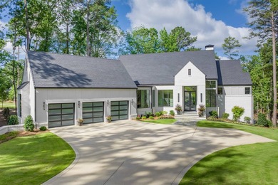 Stunning, virtually new, Transitional-style 24/7 Lake Access - photo 1