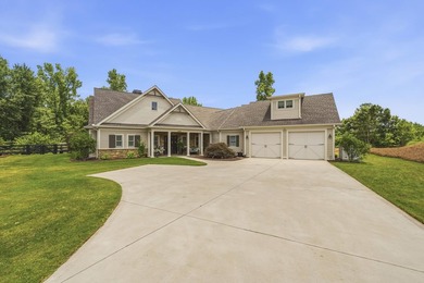 IMMACULATE CUSTOM HOME ON OVER 3 ACRES WITH LAKE ACCESS IN THE - photo 3