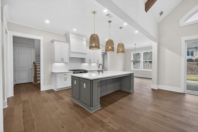 Discover luxury living in Harbor Club with this stunning new - photo 10
