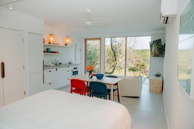 Perfectly positioned between Amagansett and Montauk, this fully - photo 8