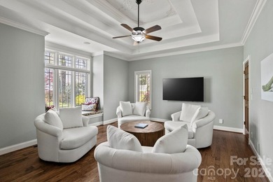 Stunning Estate Home in Prestigious Kenmure Golf Community - photo 10