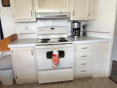 THIS IS ONE YOU DON'T WANT TO MISS!! BEAUTIFULLY UPDATED HOME - photo 13
