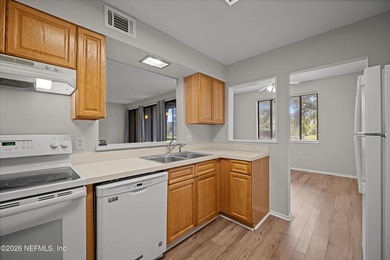 **1ST FLOOR**UPDATED**AMAZING LOCATION** Home insurance is - photo 20