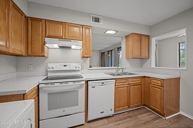 **1ST FLOOR**UPDATED**AMAZING LOCATION** Home insurance is - photo 21