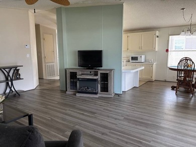 THIS IS ONE YOU DON'T WANT TO MISS!! BEAUTIFULLY UPDATED HOME - photo 24