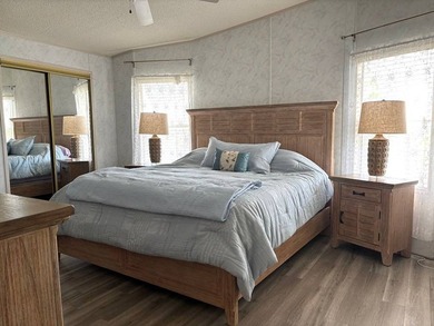 THIS IS ONE YOU DON'T WANT TO MISS!! BEAUTIFULLY UPDATED HOME - photo 29
